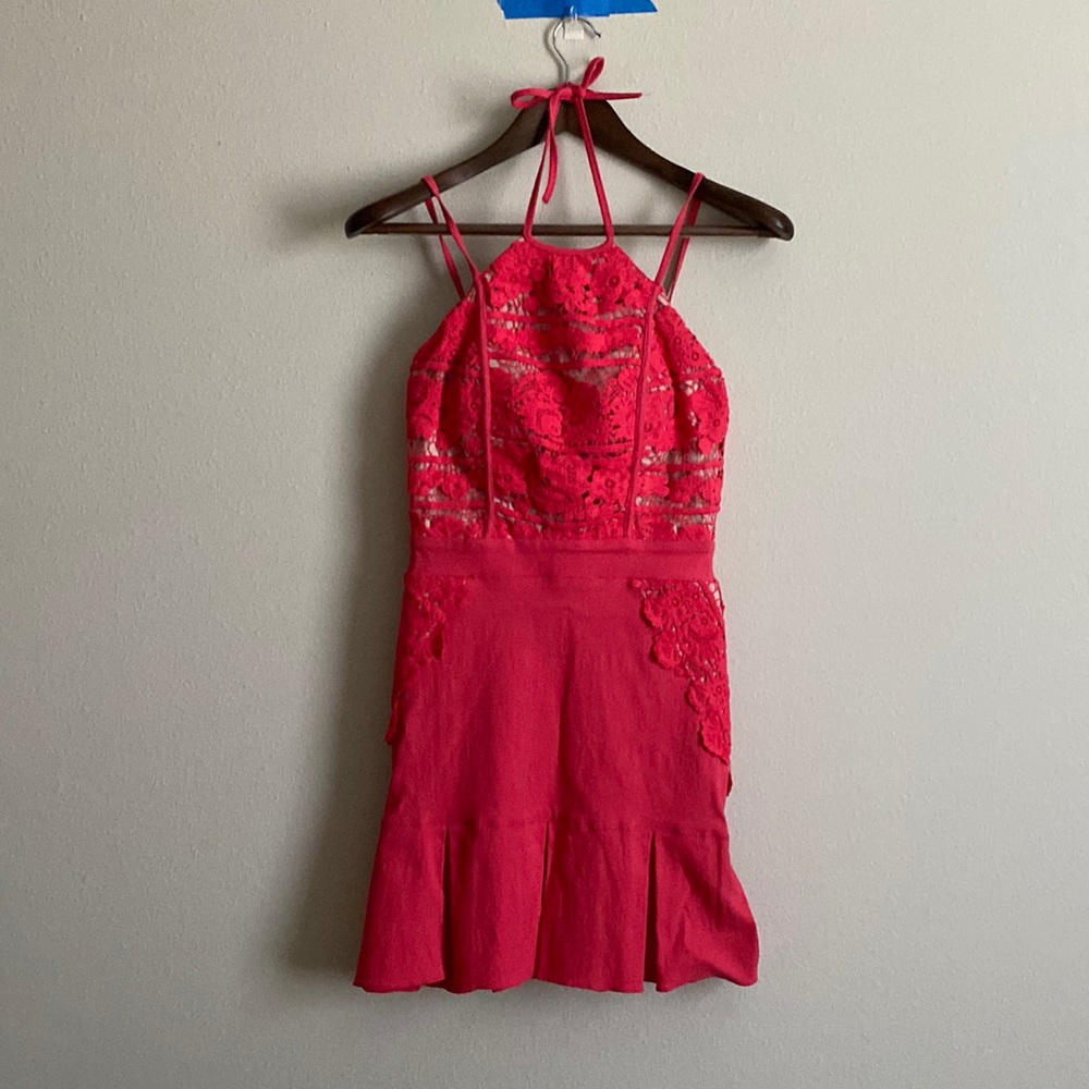 Flor Linda pink lace bodycon dress